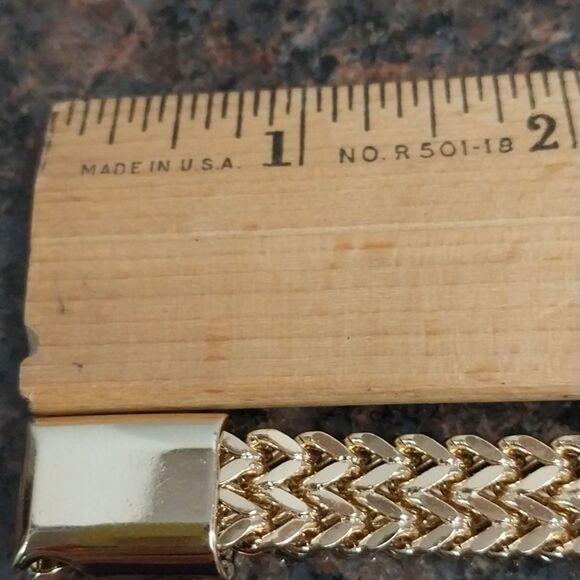 Gold Titanium Chain Bracelet With MAGNETIC Closure...NEW - Picture 3 of 4